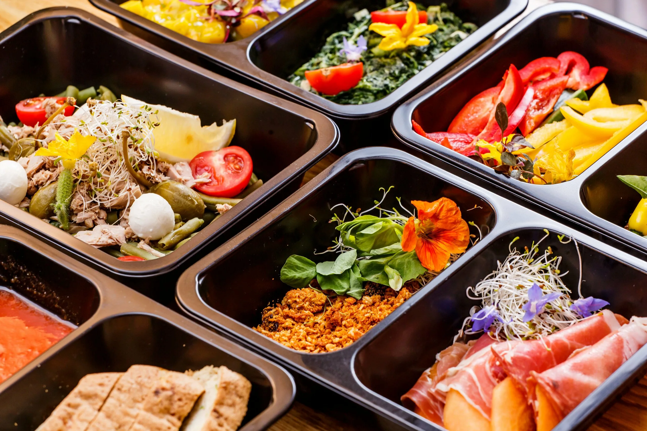 Verse, evenwichtige maaltijden direct bij u thuis bezorgd.